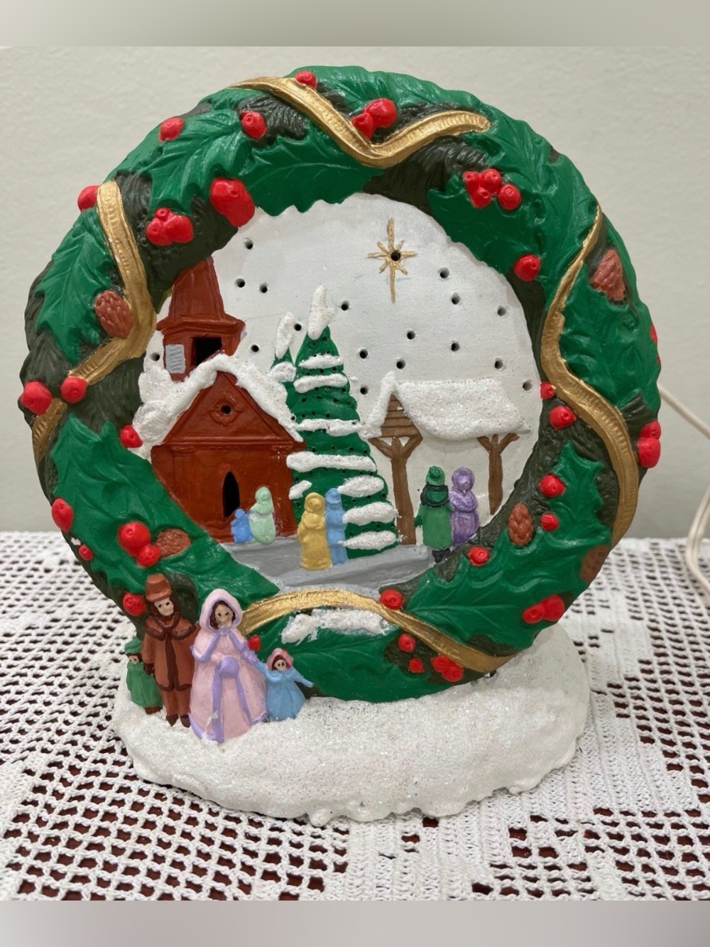 Holiday Wreath Snow Globe Figurine - Green and Multicolor